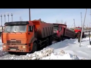 Камаз и китайский грузовик