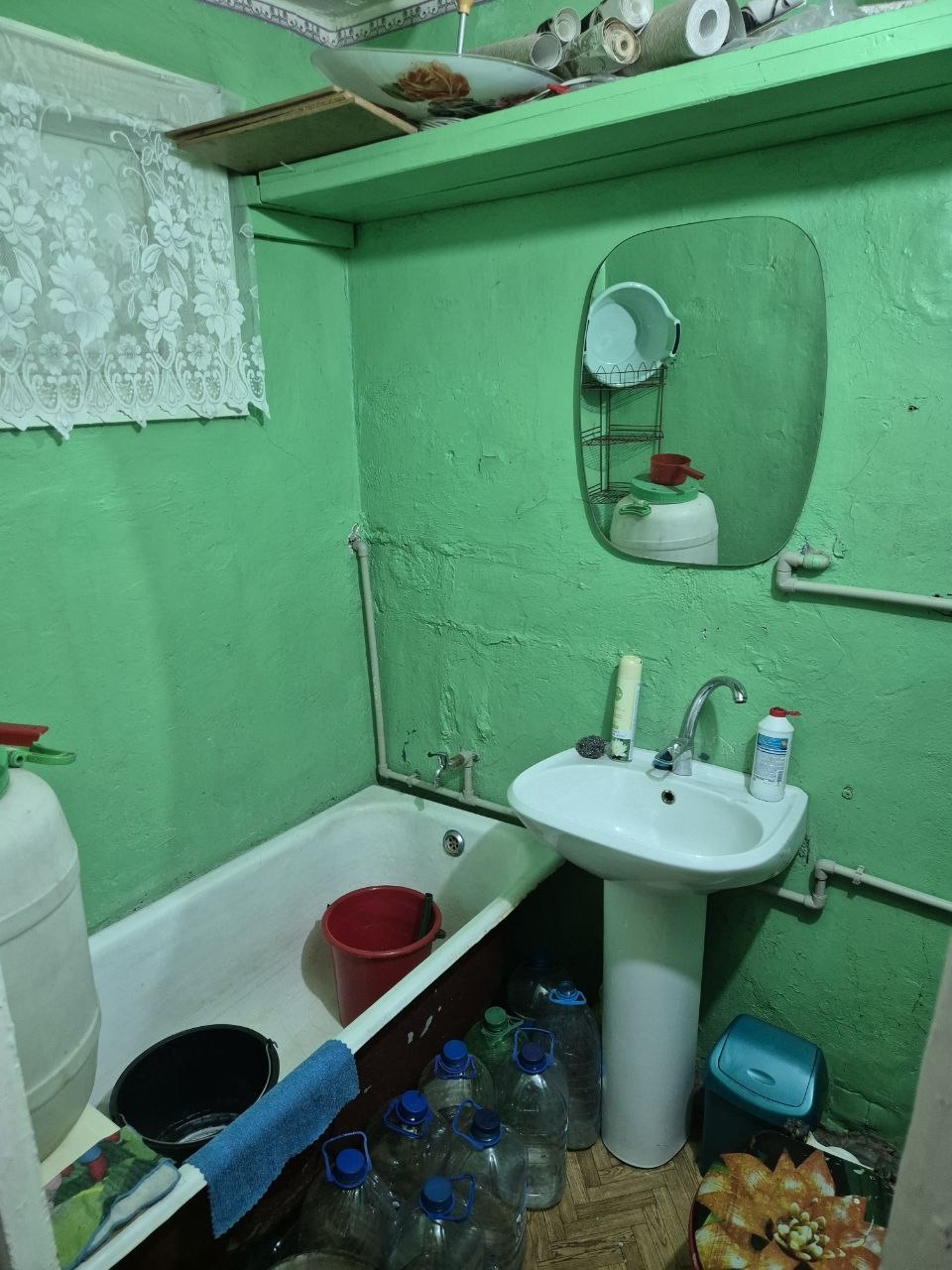 Продам 1-ком квартиру район машзавода, 4 этаж, не угловая, тёплая, рядом школа, магазин, детский садик, долгов нет, с документами всё впорядке цена 800 т.р., звоните на номер +79591020820 или пишите в телеграм +79592631951....