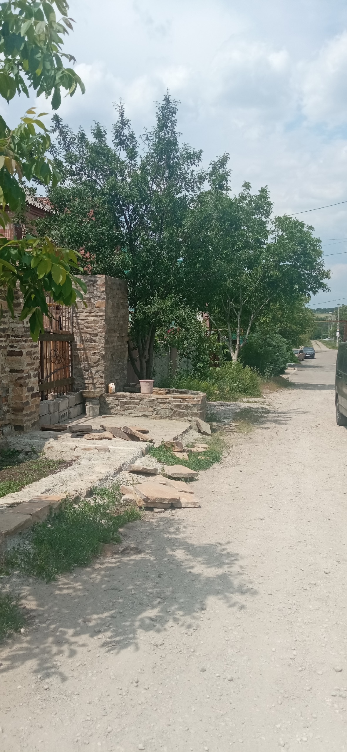 Продам участок 6 соток, п. Вольный, ул. Лазурная, с фундаментом, коммуникации по улице. 1100000₽, +79595516720 Аурика.